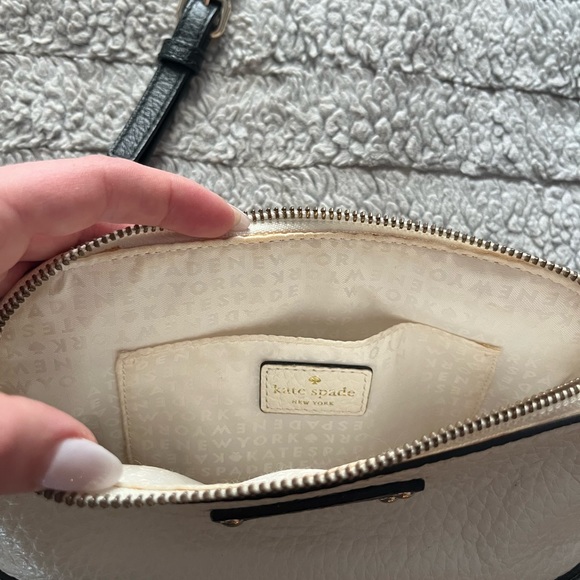 COPY - Kate Spade black and white crossbody - Picture 4 of 5